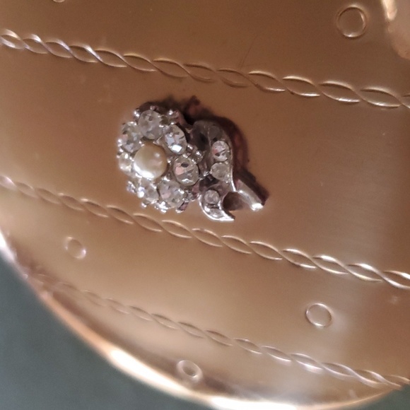 Volupte' Vintage Beautiful Compact - Picture 3 of 7